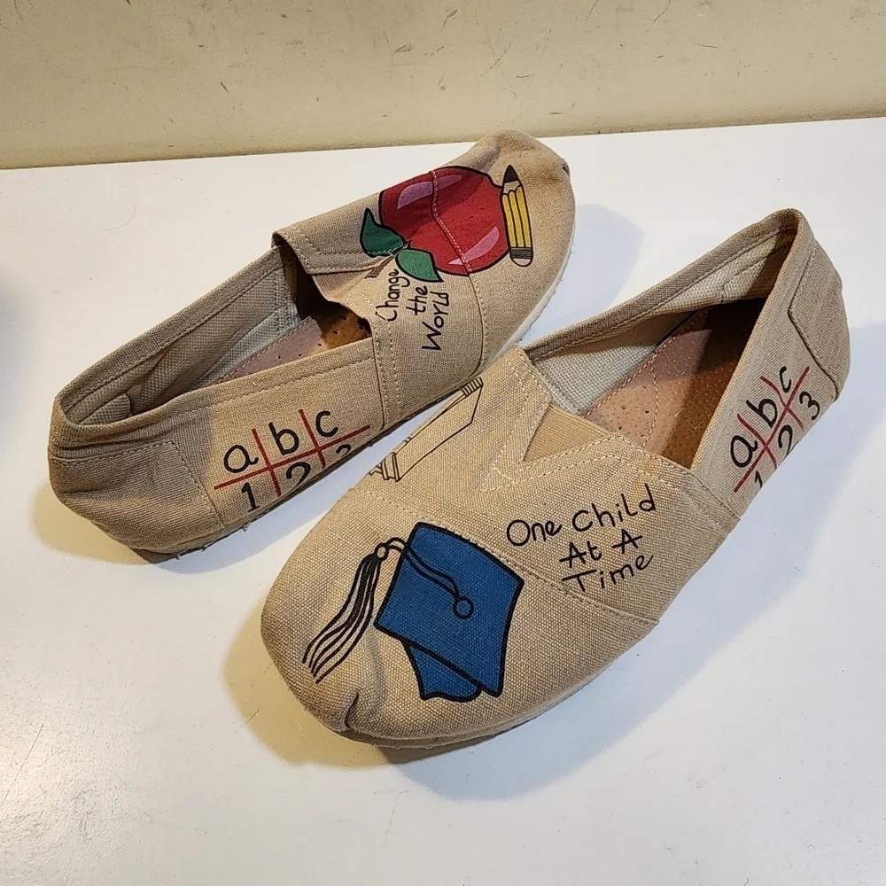 CHKKZ Flat Espadrilles School Teacher Apple loafers size 10